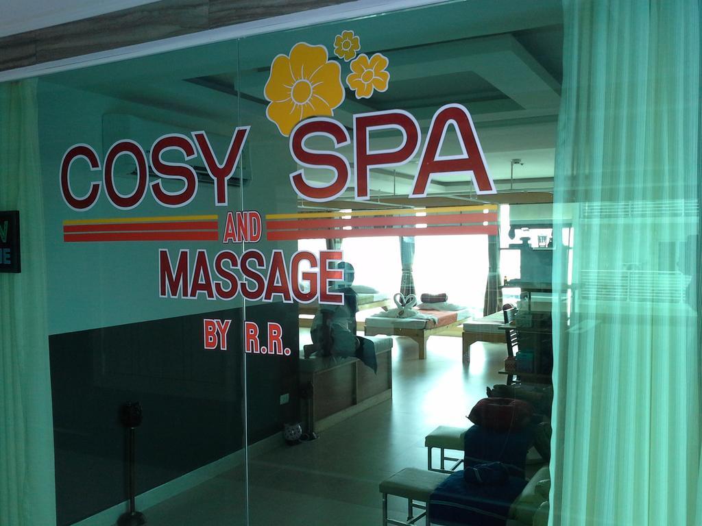 Cosy Beach View Apartments Pattaya Exterior foto