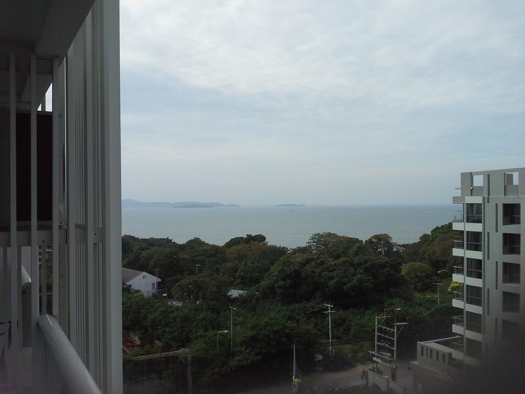 Cosy Beach View Apartments Pattaya Exterior foto