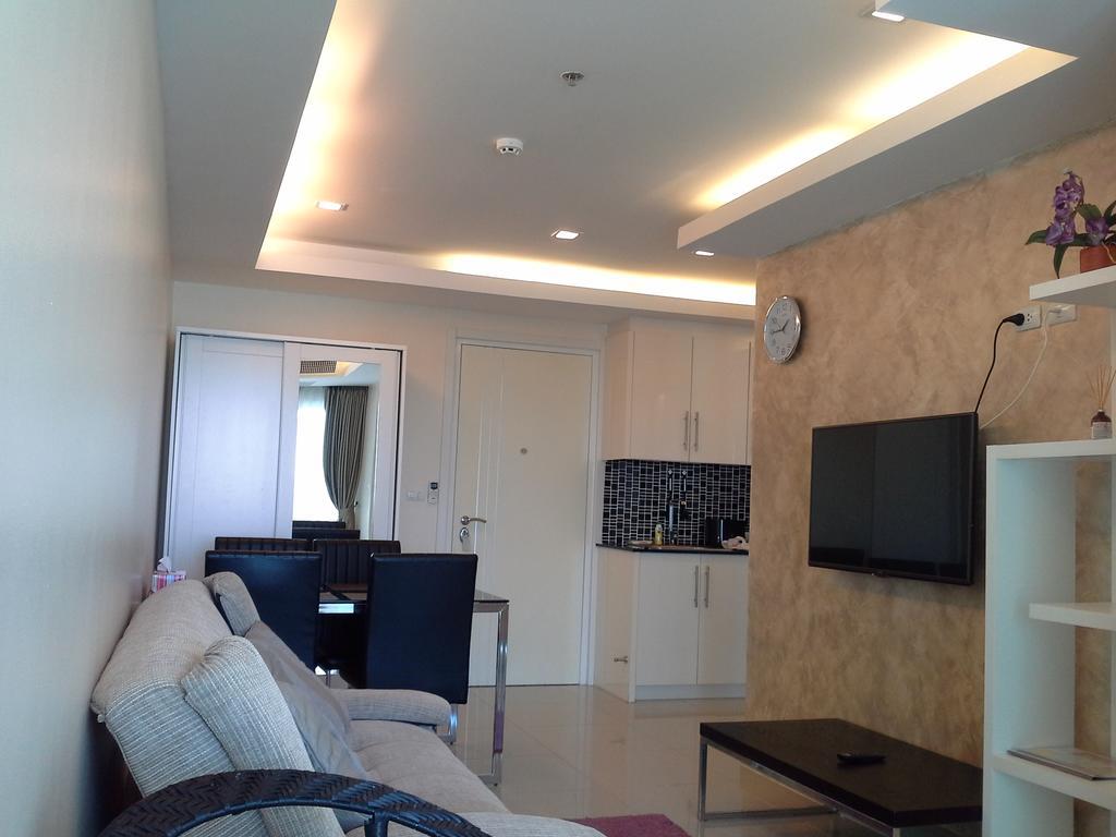 Cosy Beach View Apartments Pattaya Exterior foto